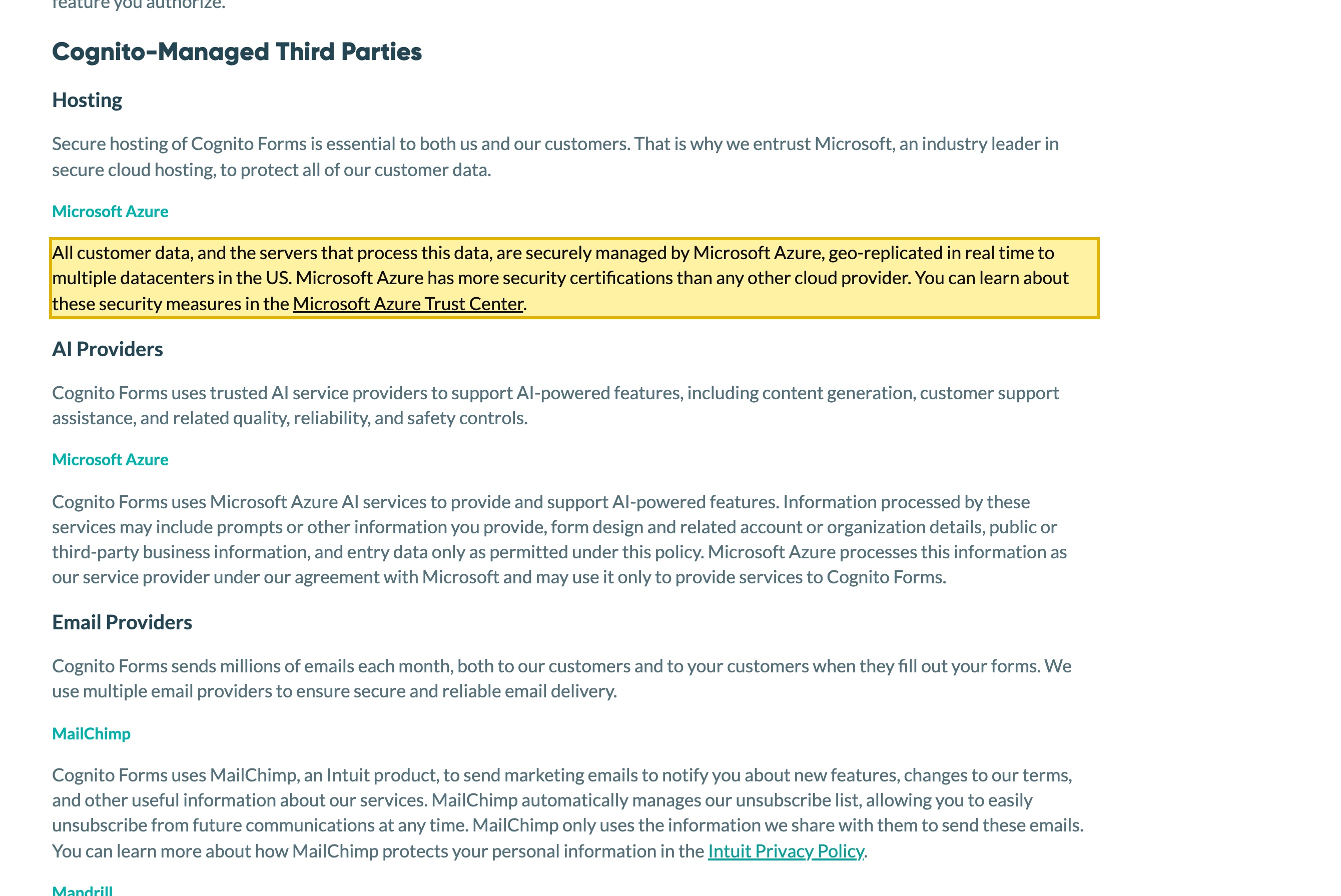 Cognito FormsのプライバシーポリシーのHosting項。すべての顧客データとそれを処理するサーバーはMicrosoft Azureが管理し、米国の複数のデータセンターにリアルタイムでジオレプリケートされると記載され、中国本土のリージョンはない