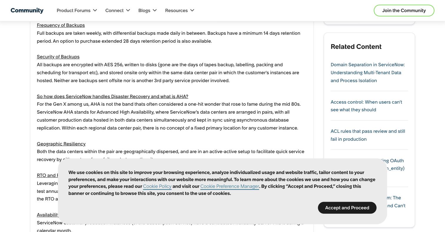 ServiceNowのPlatform Privacy & Security Blog。データセンターはペアで配置され、すべての顧客本番データが両方のデータセンターに同時にホストされ、非同期のデータベースレプリケーションで同期されると記載——中国本土のデータセンターはない
